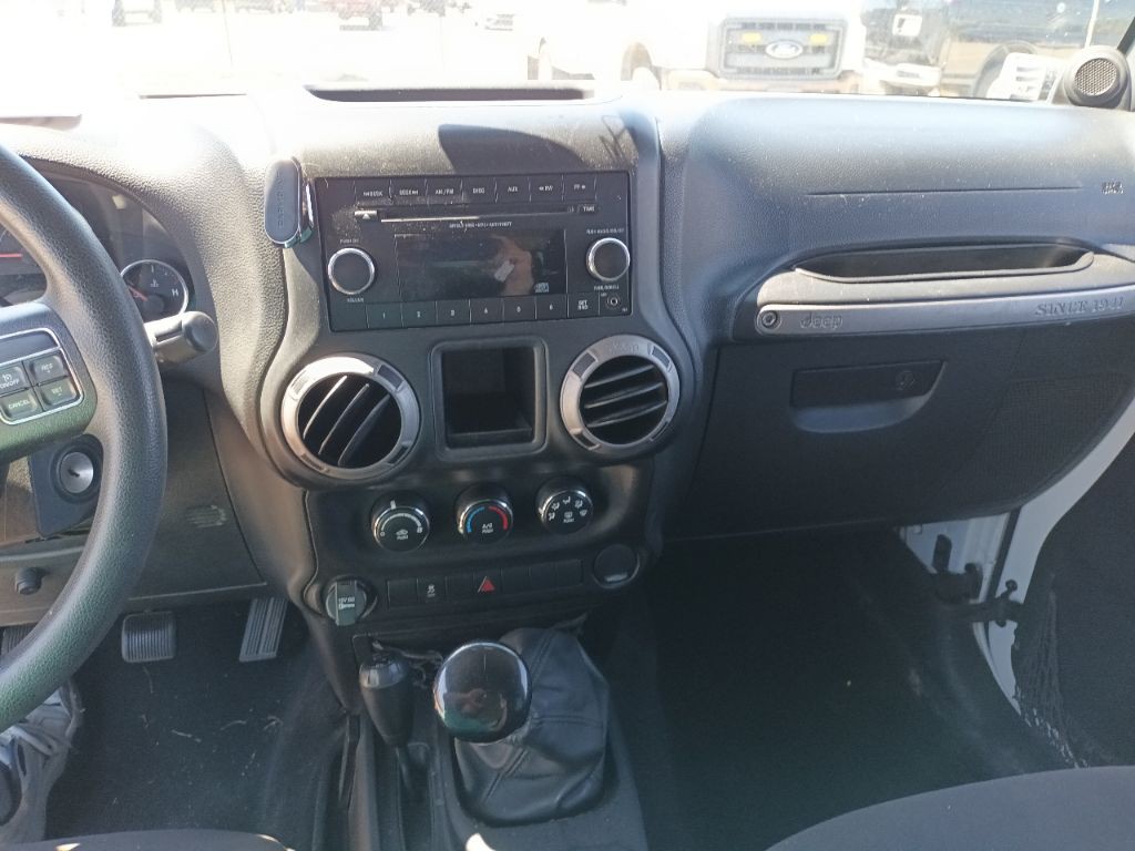 2013 Jeep Wrangler Image 10