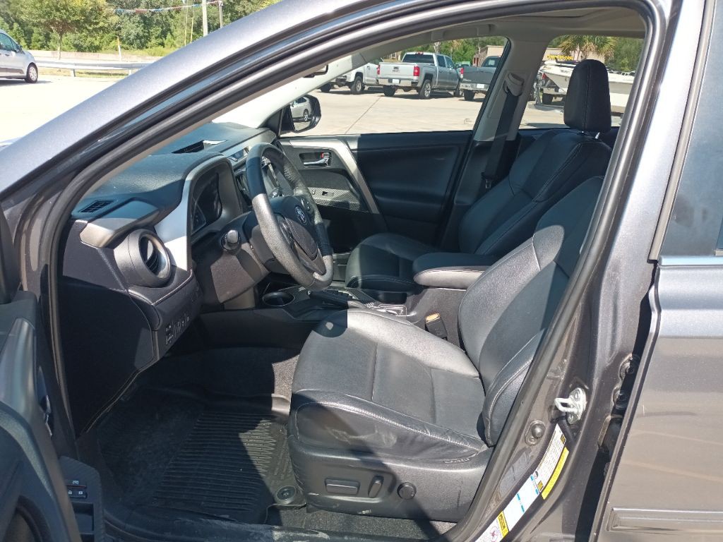 2015 Toyota Rav4 Image 8