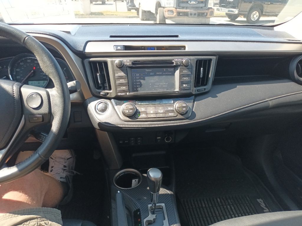 2015 Toyota Rav4 Image 11