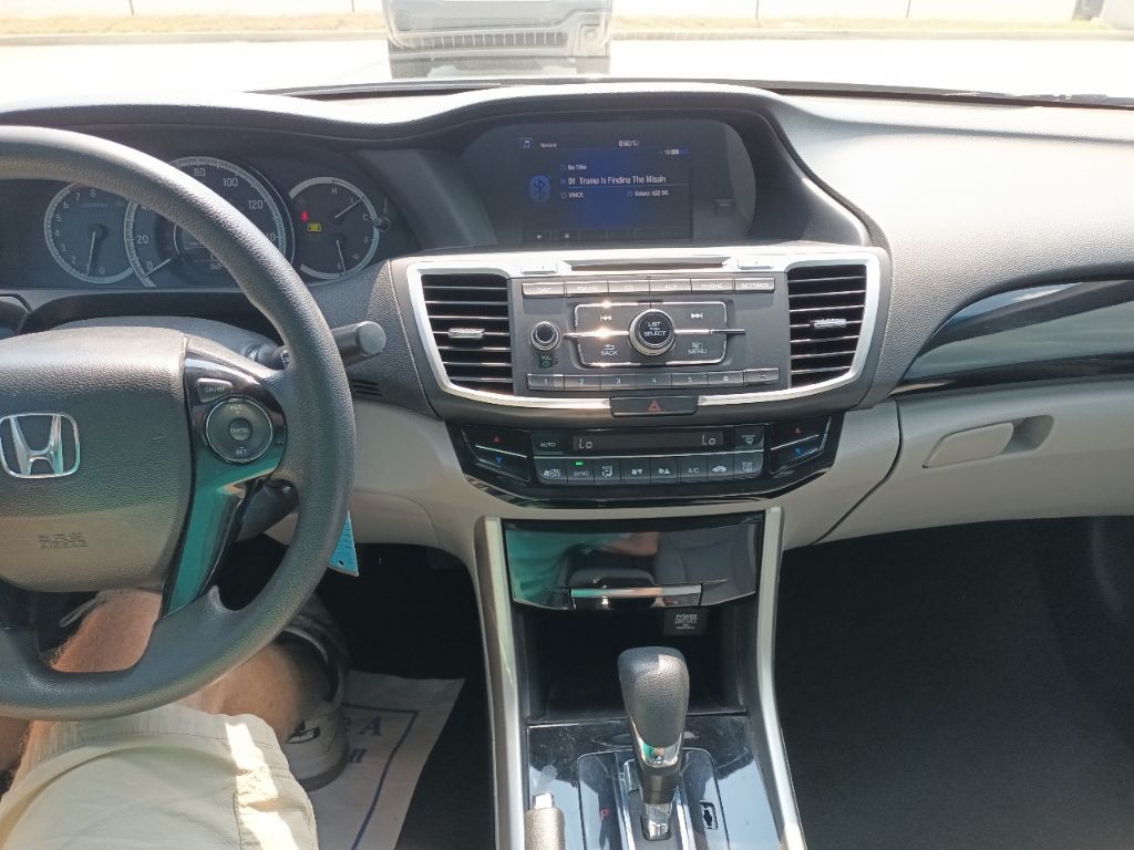 2016 Honda Accord Image 10