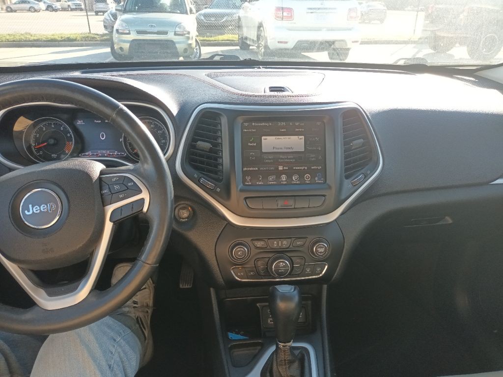 2015 Jeep Cherokee Image 11