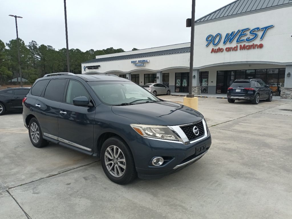 2015 Nissan Pathfinder Image 1