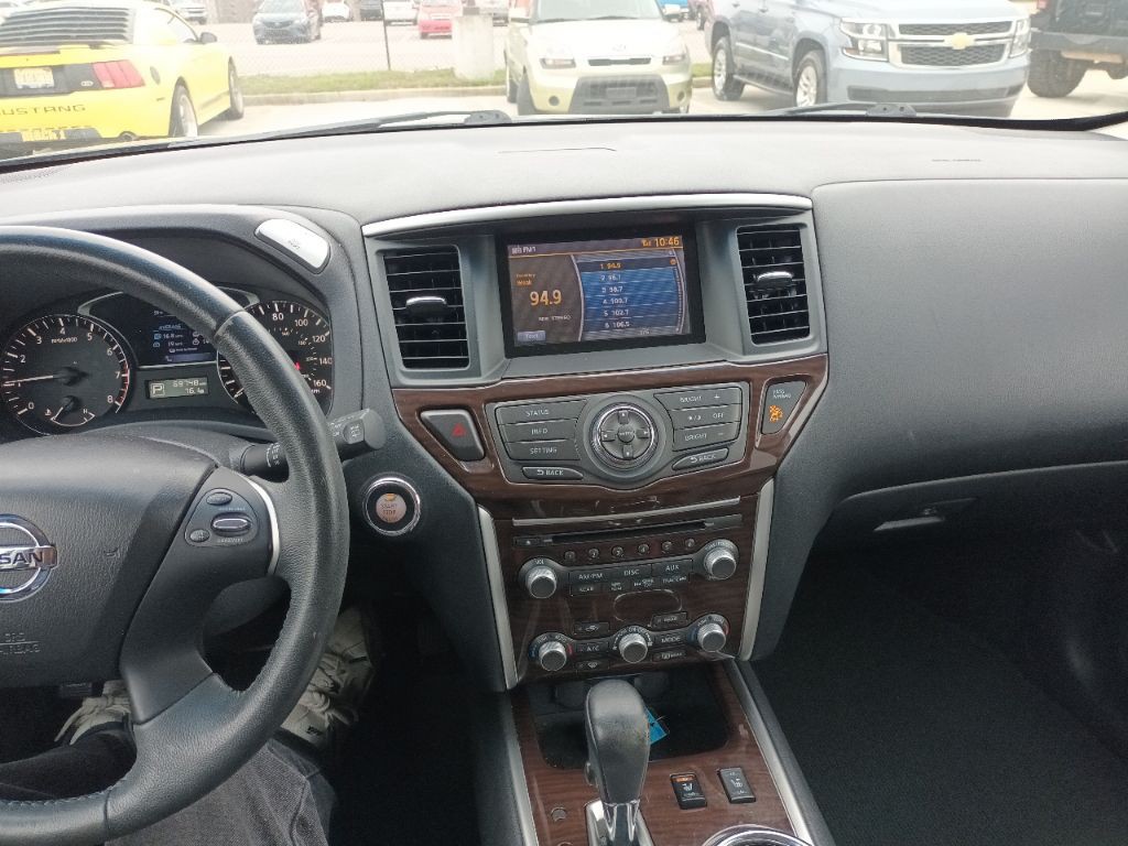 2015 Nissan Pathfinder Image 10