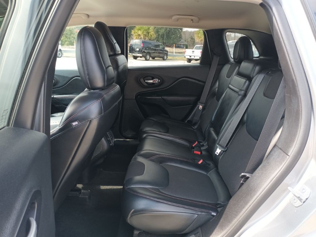 2015 Jeep Cherokee Image 9