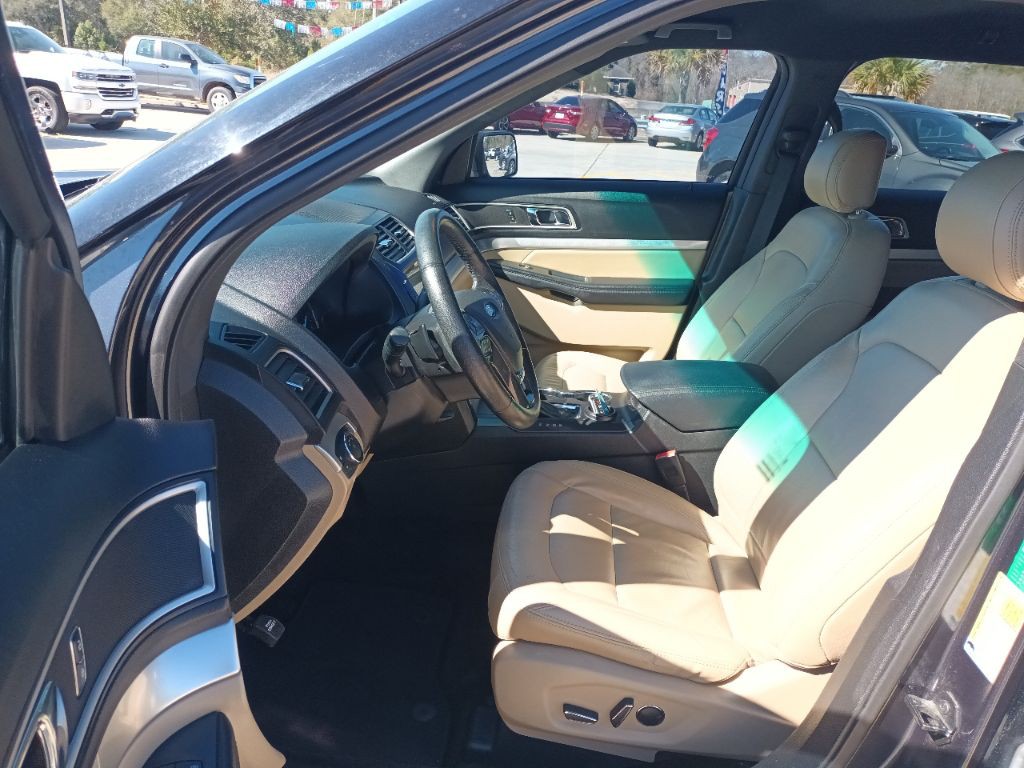 2017 Ford Explorer Image 9