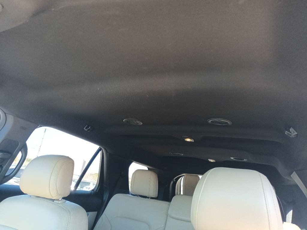2017 Ford Explorer Image 12