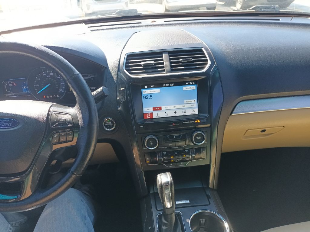 2017 Ford Explorer Image 13