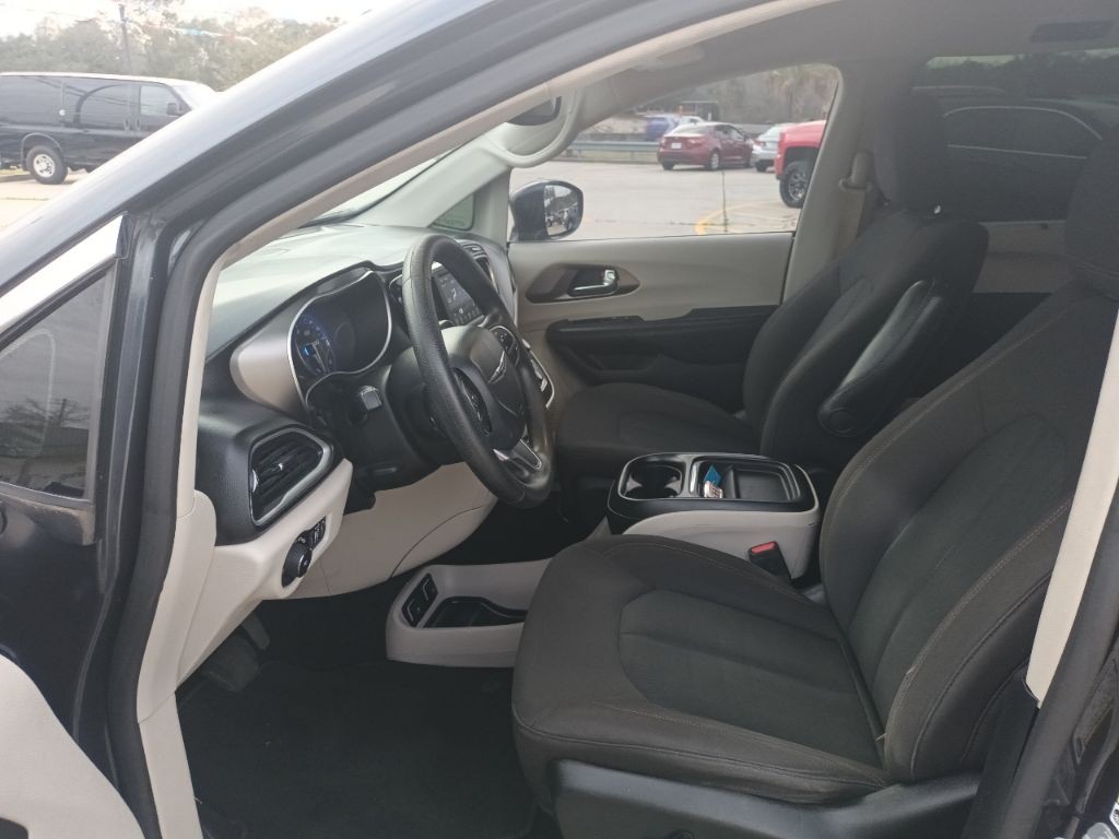 2020 Chrysler Pacifica Image 8