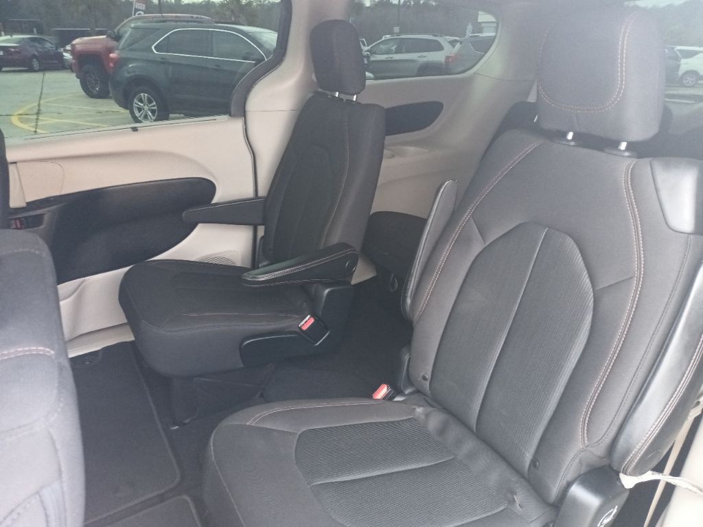 2020 Chrysler Pacifica Image 9