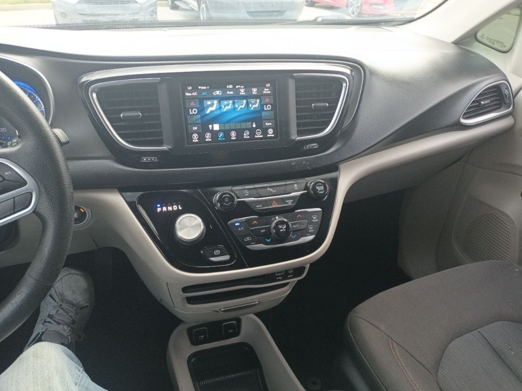 2020 Chrysler Pacifica Image 11