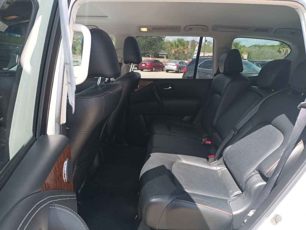 2017 Nissan Armada Image 9