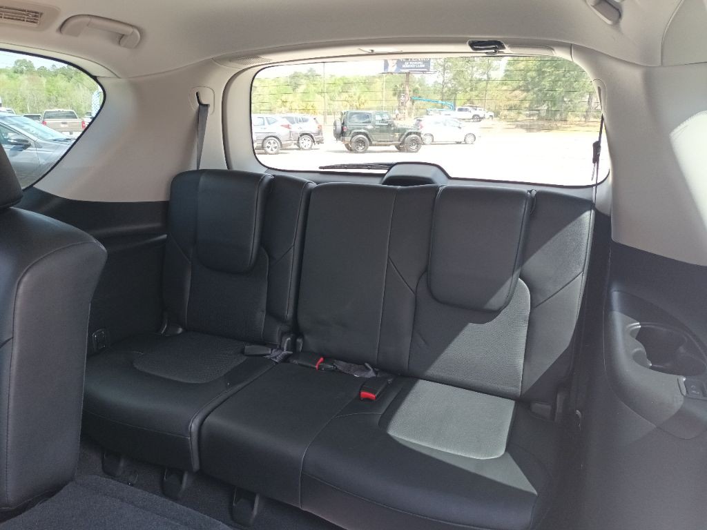 2017 Nissan Armada Image 10