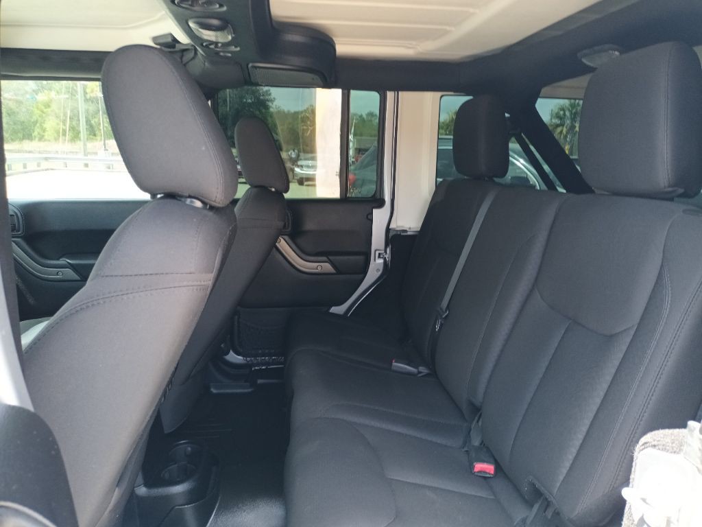2015 Jeep Wrangler Unlimited Image 9