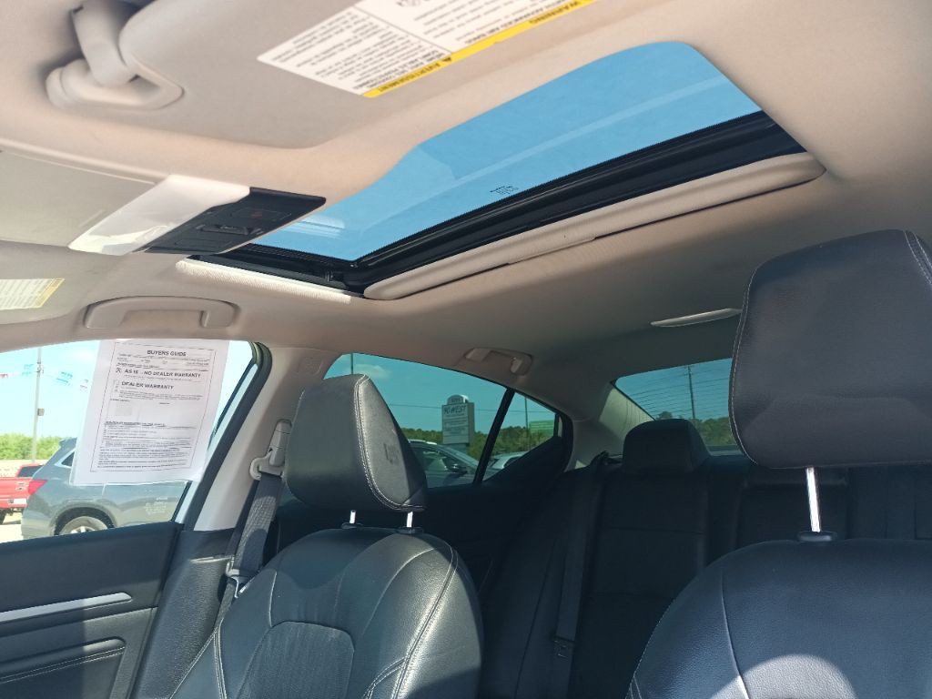 2019 Nissan Altima Image 9