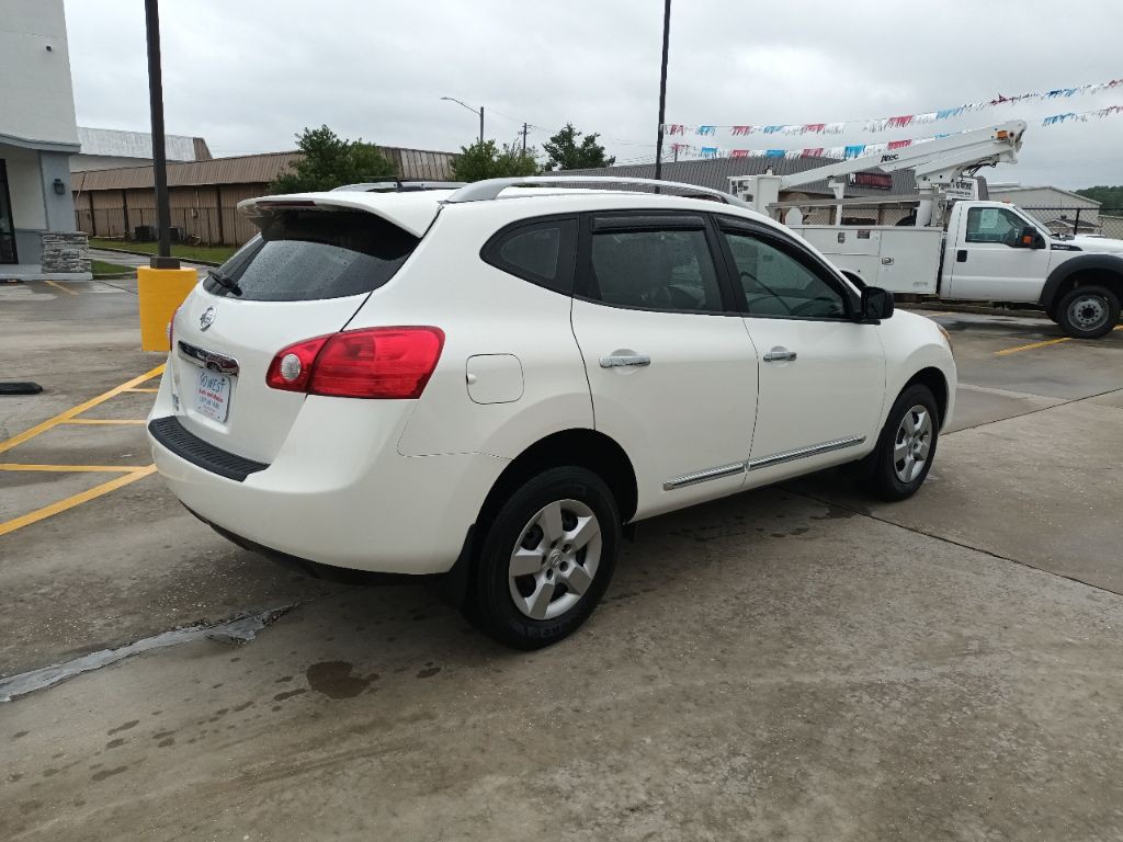 2015 Nissan Rogue Image 2