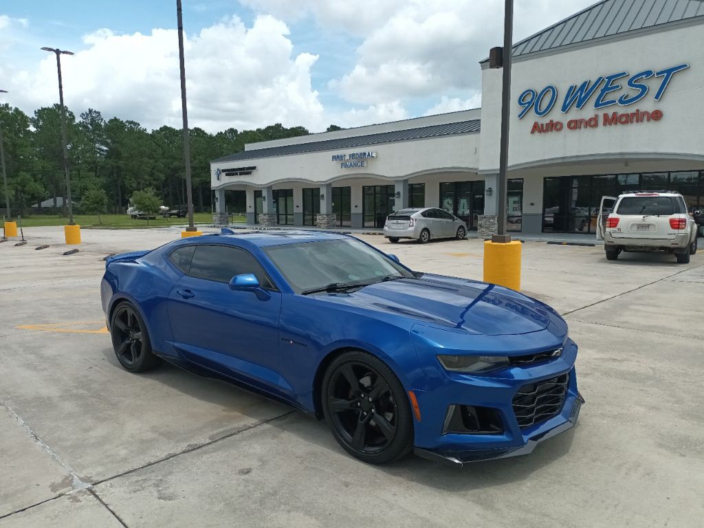 2017 Chevrolet Camaro Image 1