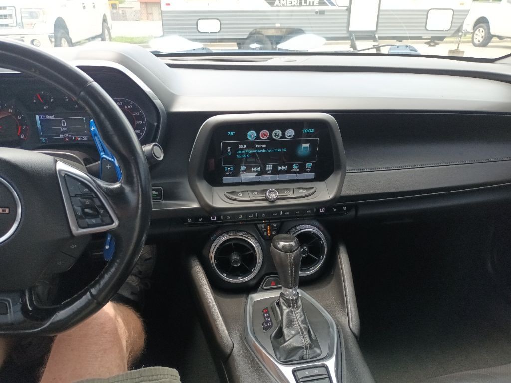 2017 Chevrolet Camaro Image 11