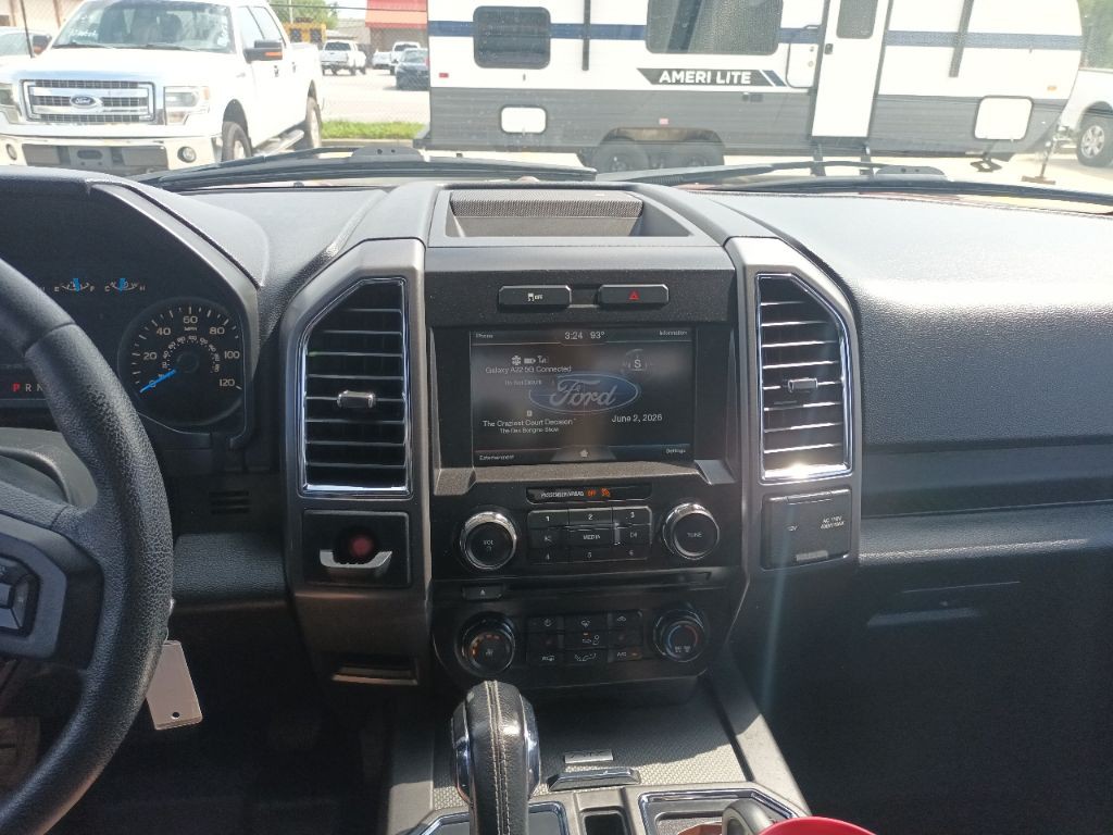 2015 Ford F-150 Image 11