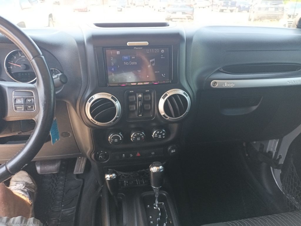 2012 Jeep Wrangler Unlimited Image 11