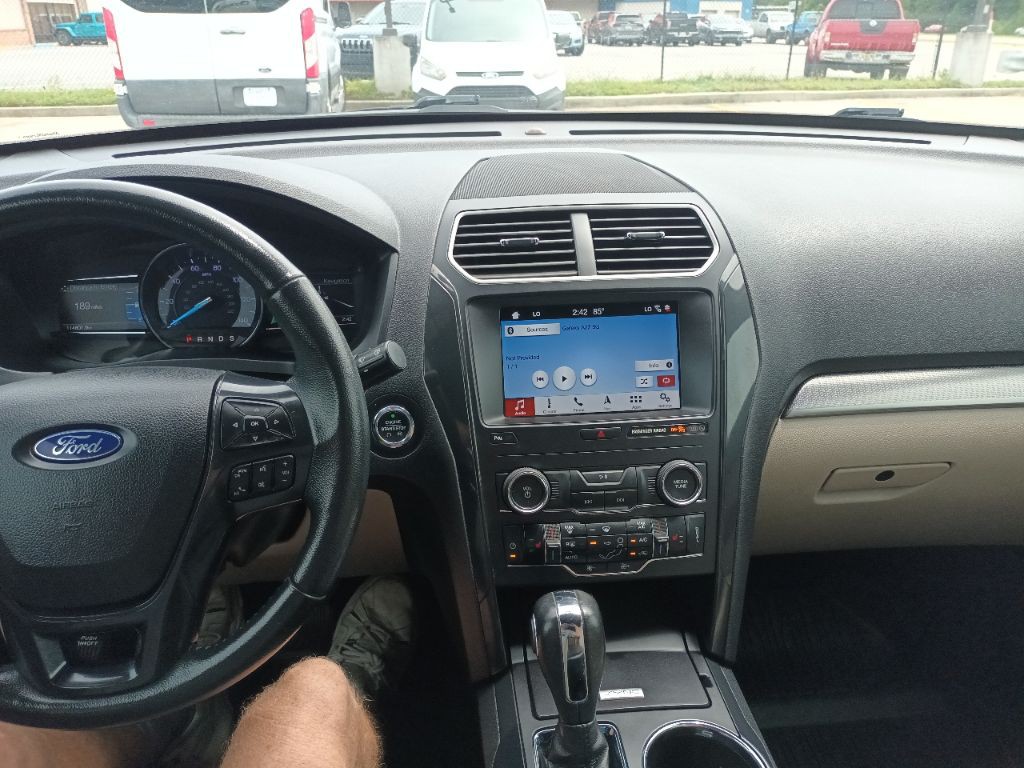 2019 Ford Explorer Image 12