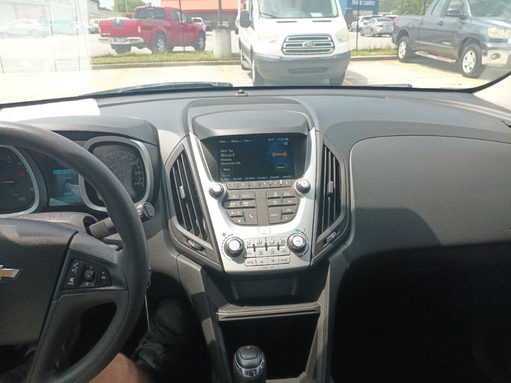 2017 Chevrolet Equinox Image 11