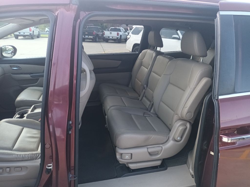 2016 Honda Odyssey Image 10