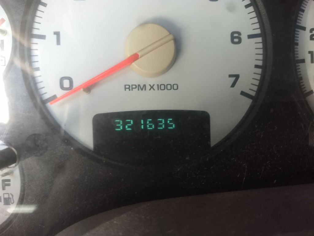 2002 Dodge Ram 1500 Image 2