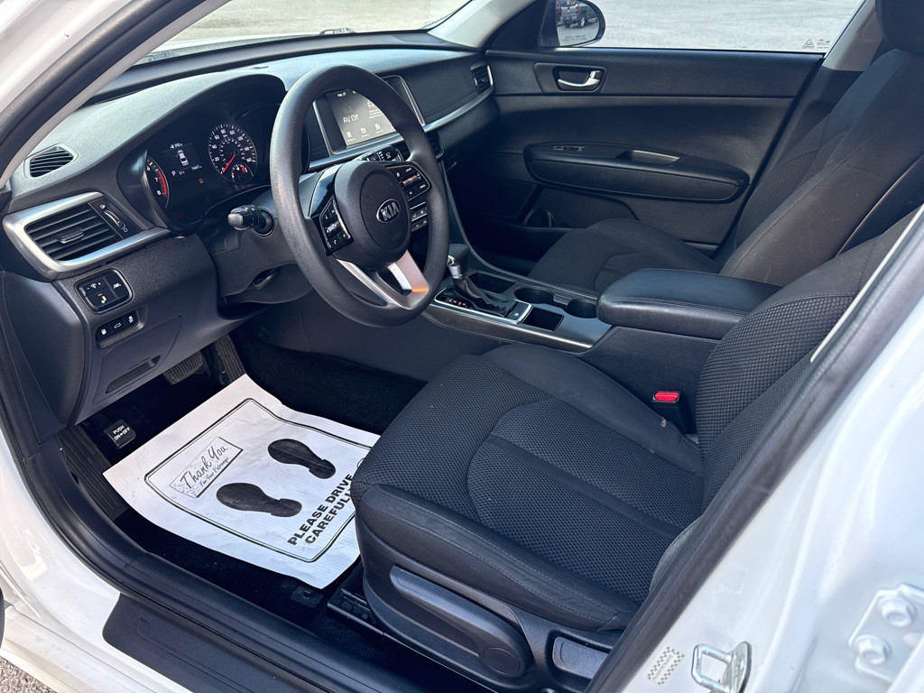 2020 Kia Optima Image 2