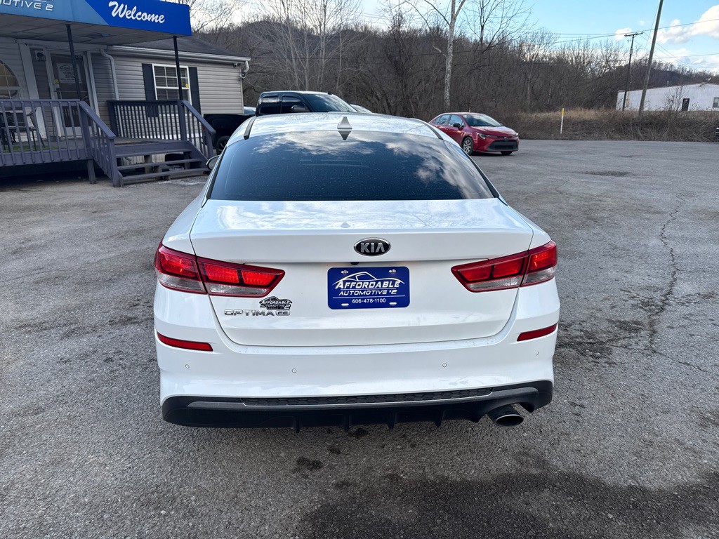 2020 Kia Optima Image 5