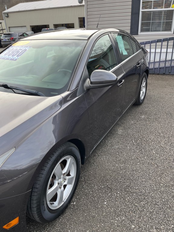 2014 Chevrolet Cruze Image 2