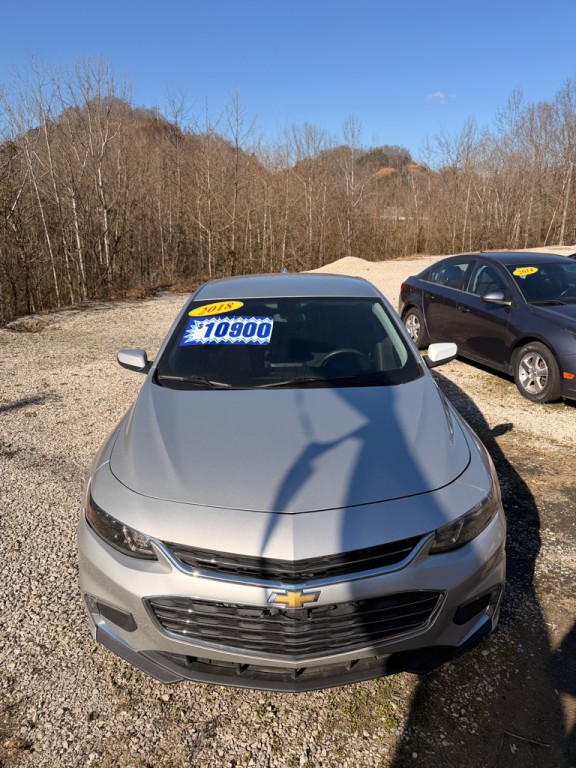 2018 Chevrolet Malibu Image 2