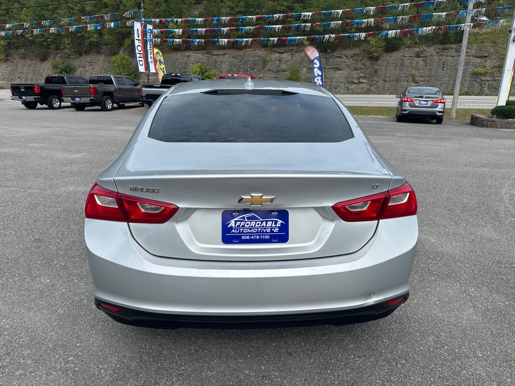 2018 Chevrolet Malibu Image 9