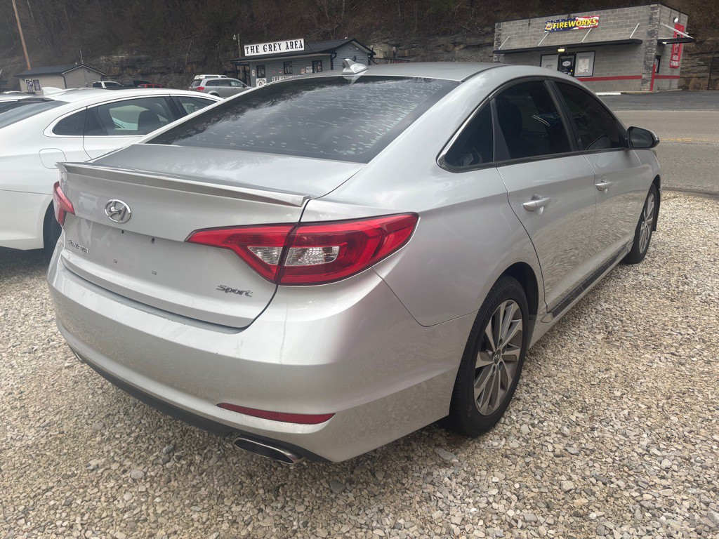 2015 Hyundai Sonata Image 2