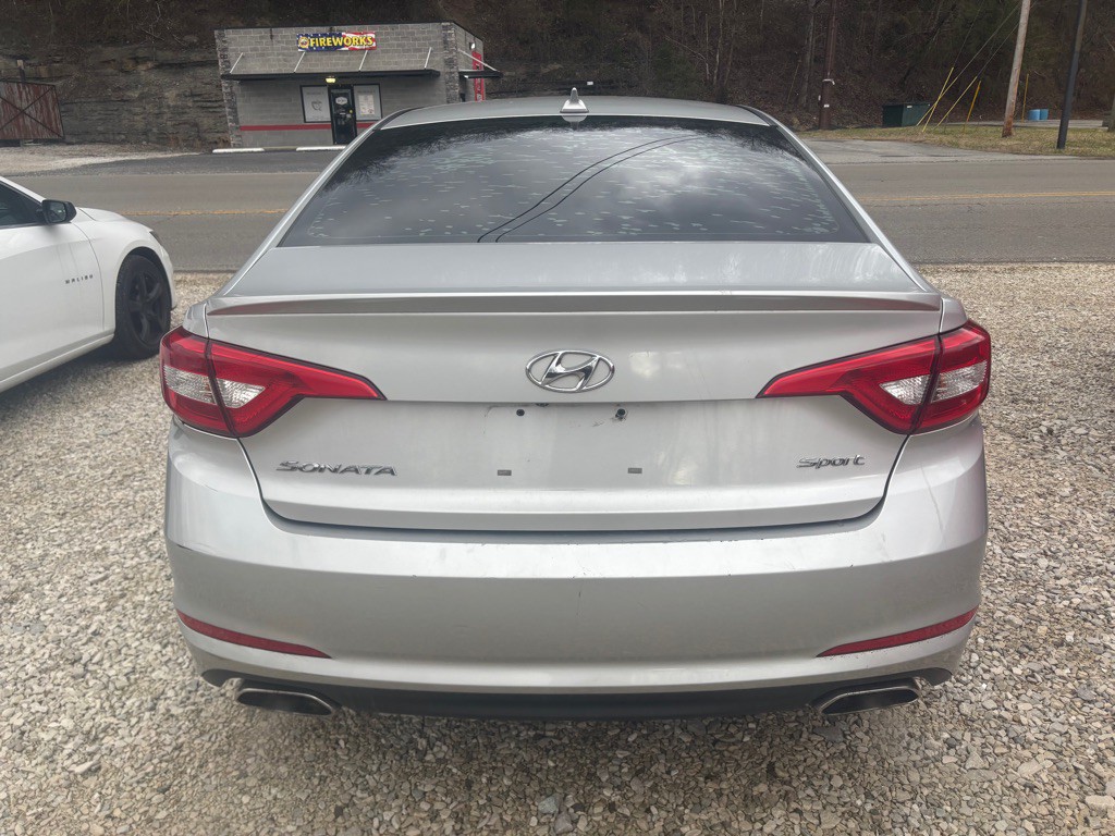 2015 Hyundai Sonata Image 3