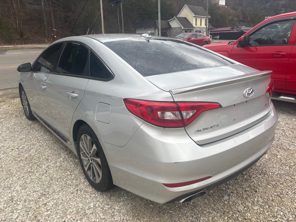 2015 Hyundai Sonata Image 4