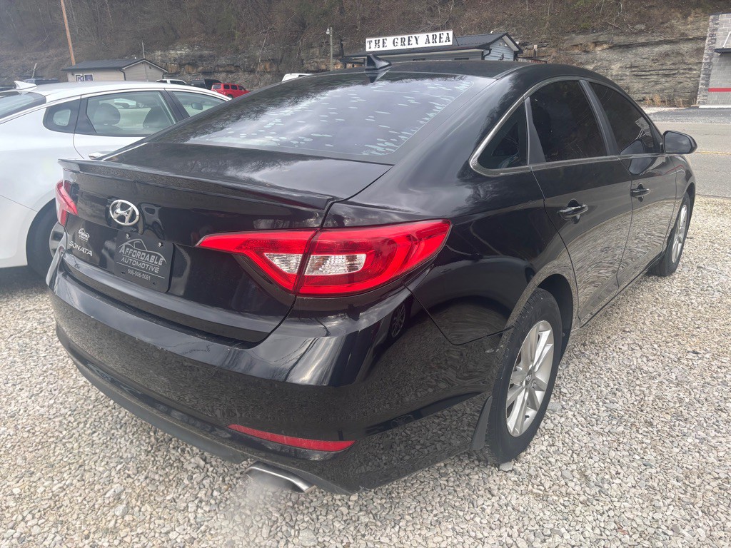 2015 Hyundai Sonata Image 2