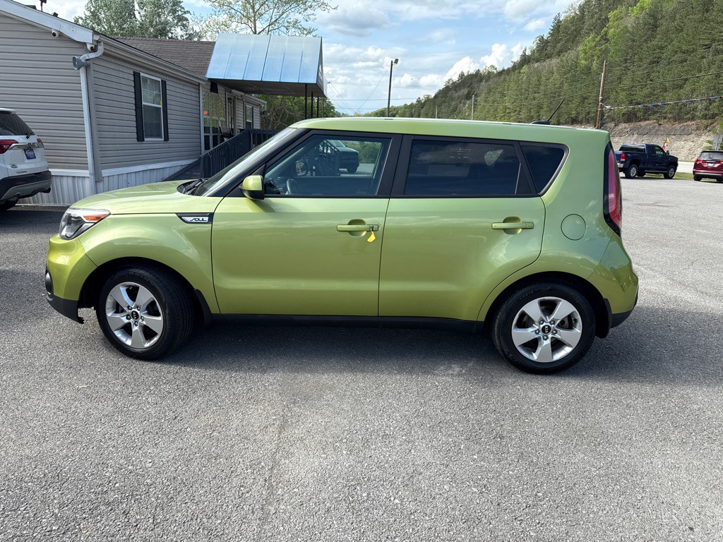 2017 Kia Soul Image 1