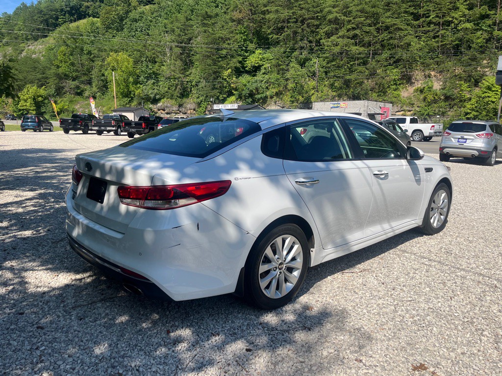 2018 Kia Optima Image 1