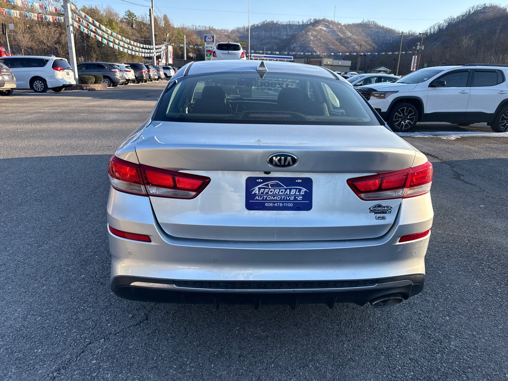 2020 Kia Optima Image 10