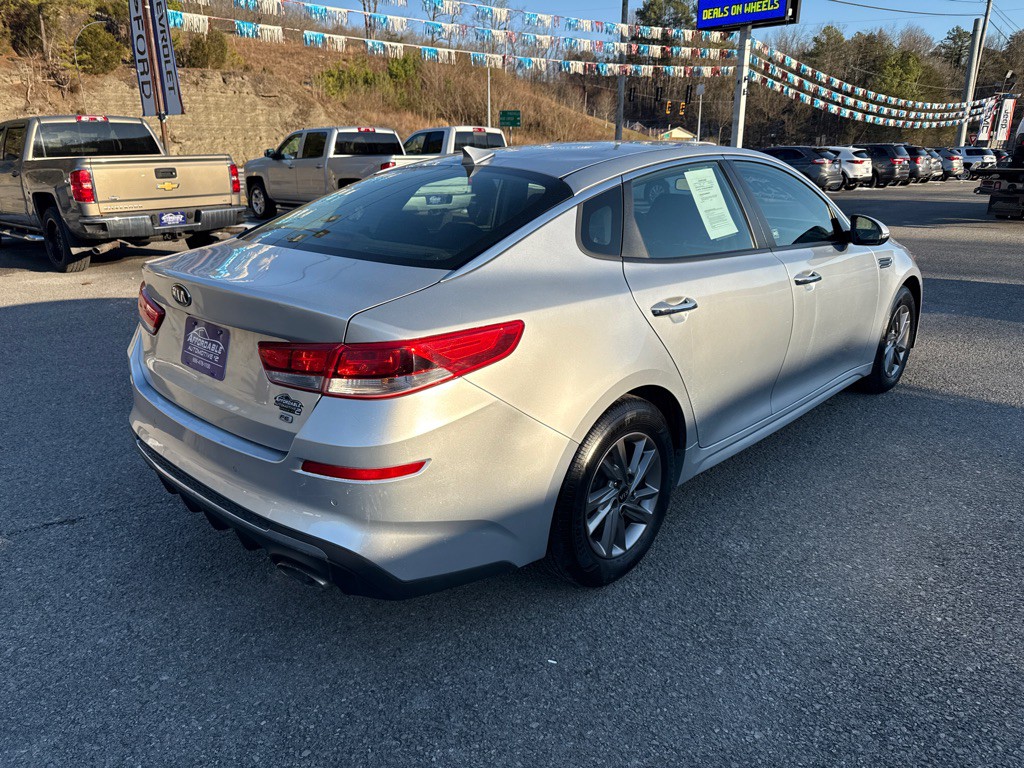2020 Kia Optima Image 11