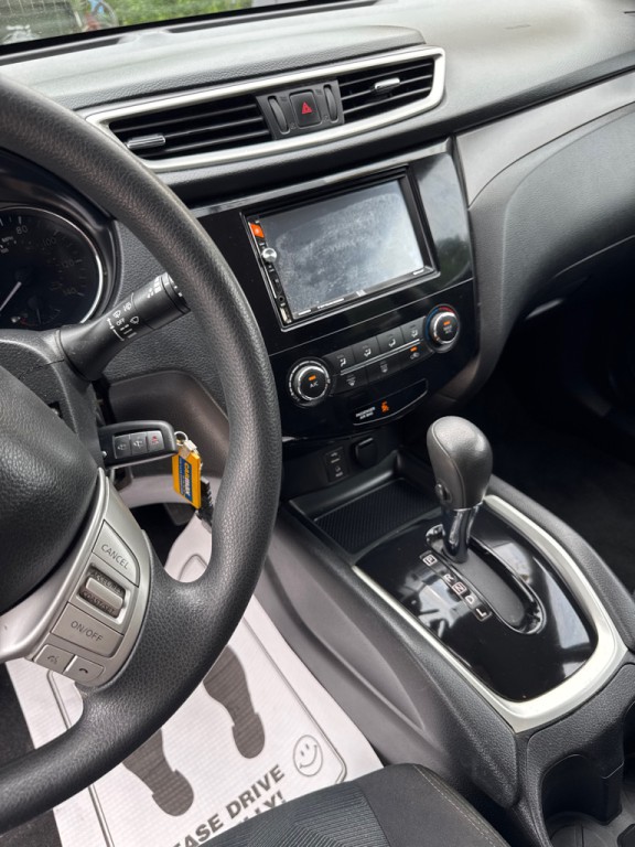 2016 Nissan Rogue Image 12