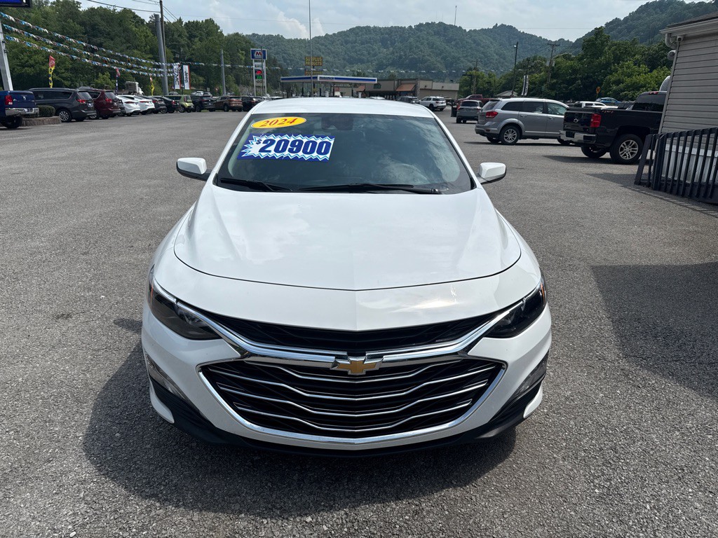 2024 Chevrolet Malibu Image 2