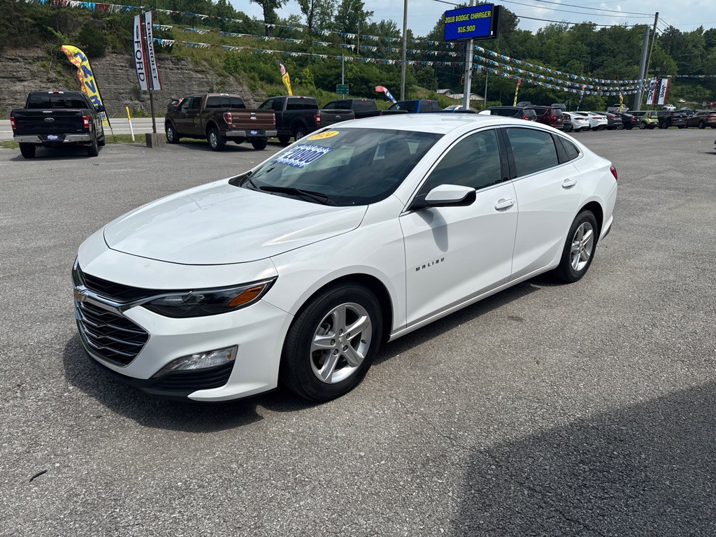 2024 Chevrolet Malibu Image 3