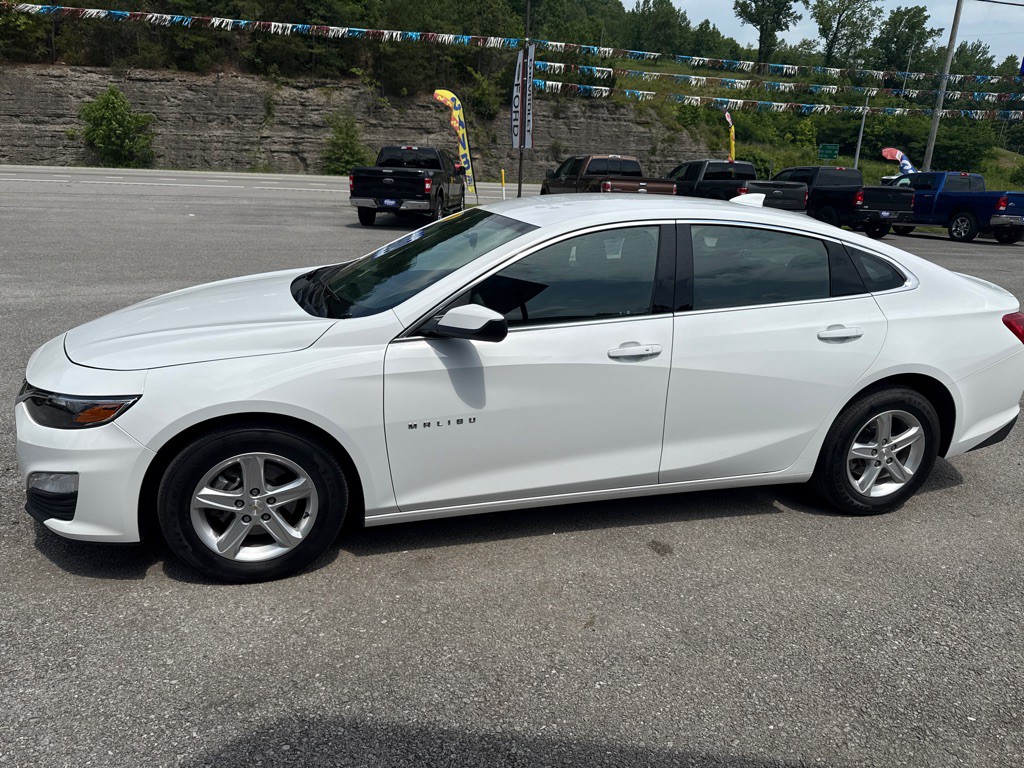 2024 Chevrolet Malibu Image 4