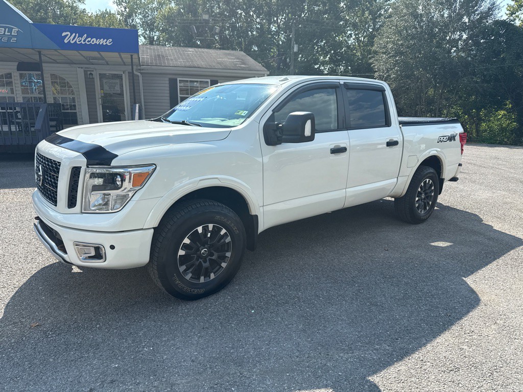 2018 Nissan Titan Image 3