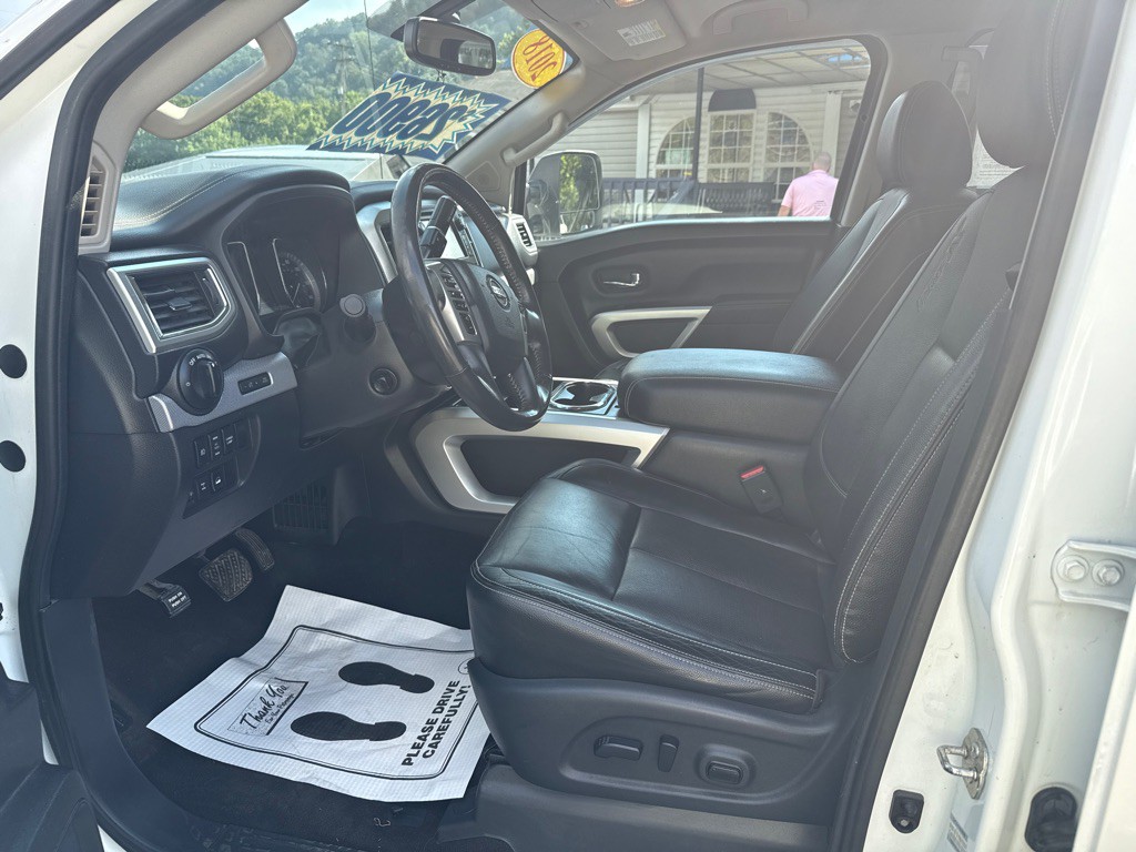 2018 Nissan Titan Image 4