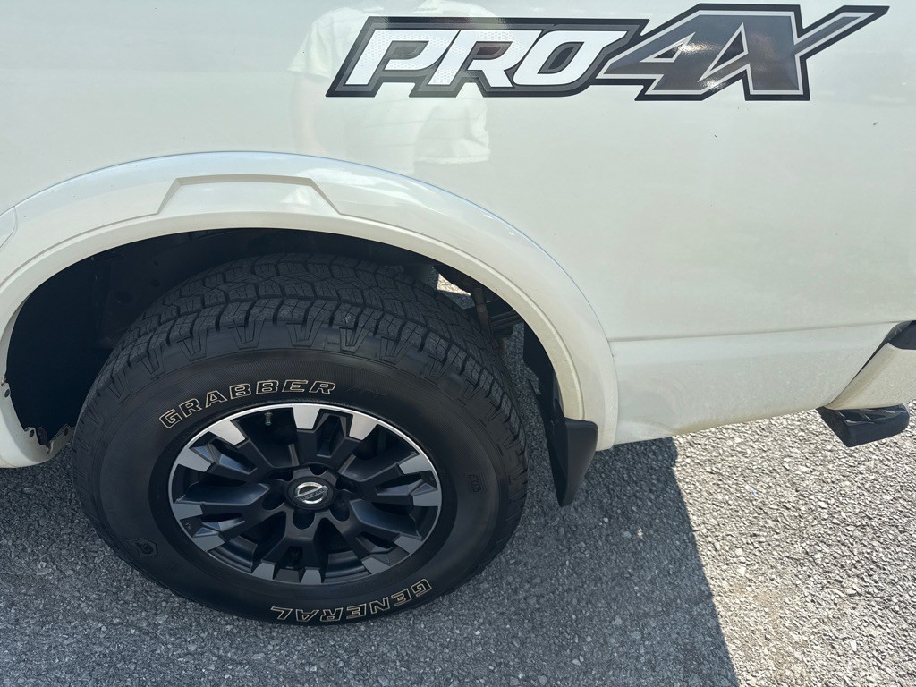 2018 Nissan Titan Image 9