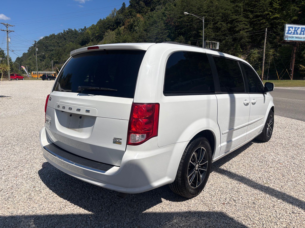 2017 Dodge Grand Caravan Image 3