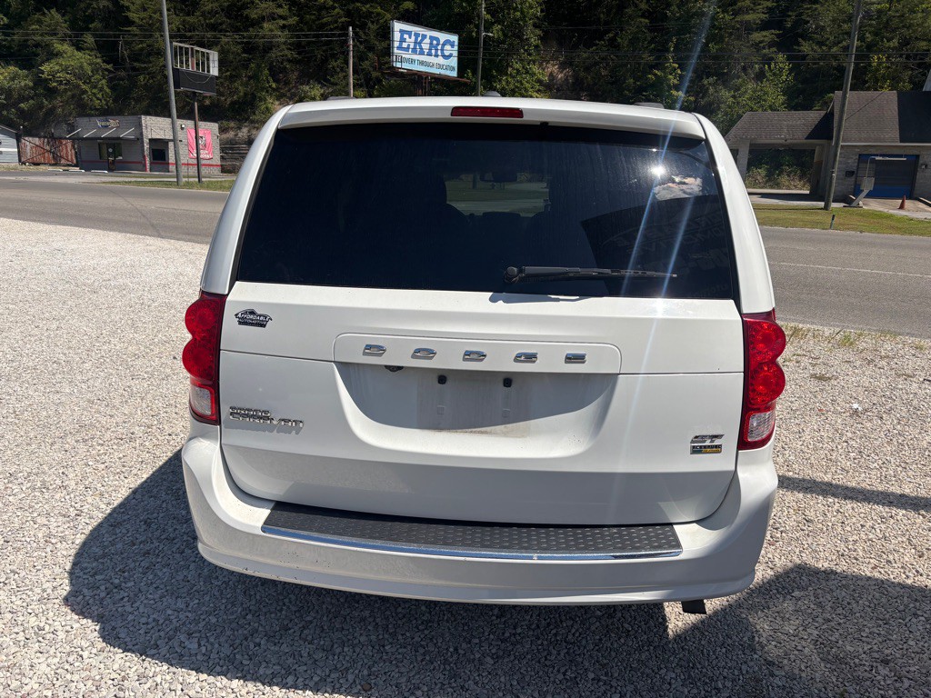 2017 Dodge Grand Caravan Image 4