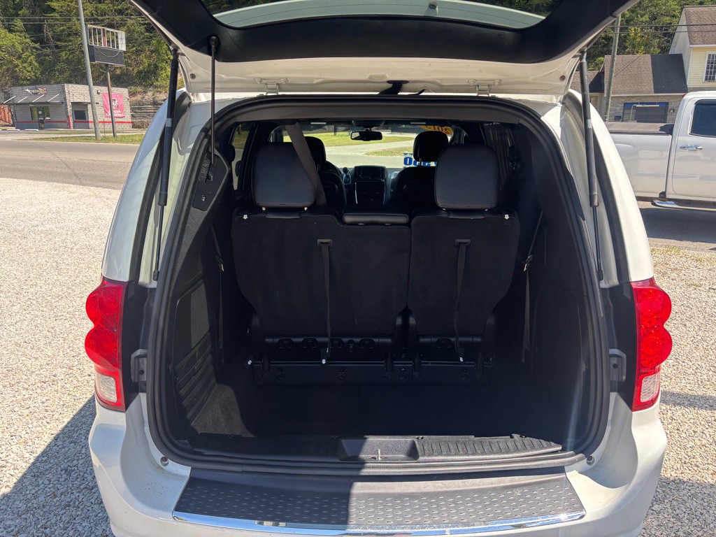 2017 Dodge Grand Caravan Image 5
